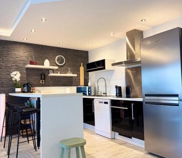 Le Pontet Apartment | LA PROVENCE fantastic apartment 75m2 Big pool private parking top location