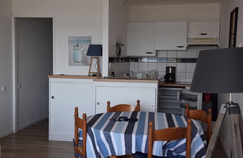 La Rochelle Apartment | La Rochelle Les Minimes: Bright apartment beach 20 meters