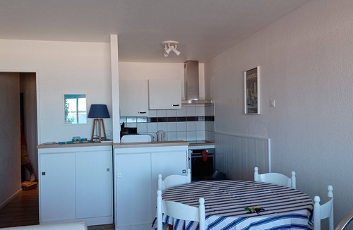 La Rochelle Apartment | La Rochelle Les Minimes: Bright apartment beach 20 meters
