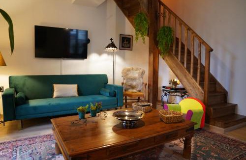 Saint-Loup-Lamaire House | la roseraie