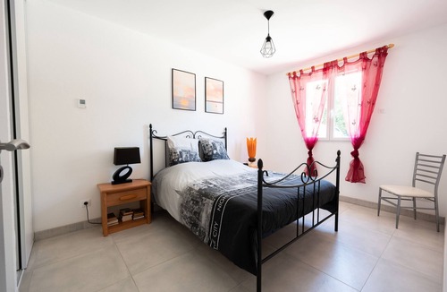 Port-des-Barques Cabin | ⭐ La Tulipe: Under the sun, a stone's throw from the sea