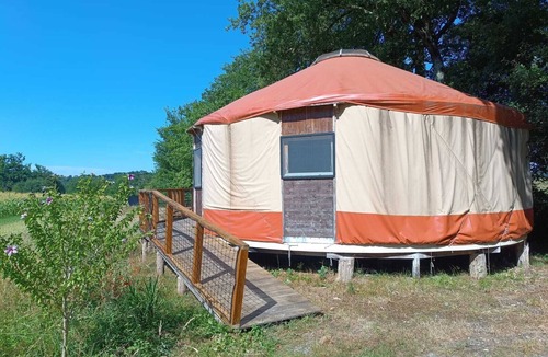 Poursiugues-Boucoue Cabin | La yourte du temps présent, an unusual rental!