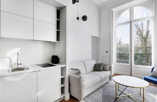 Grand Parc-Paul Doumer Apartment | Labruyère House - Royal Garden Suite