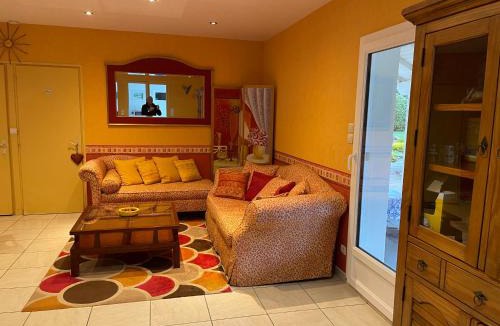 Neuville-de-Poitou House | lagalerne