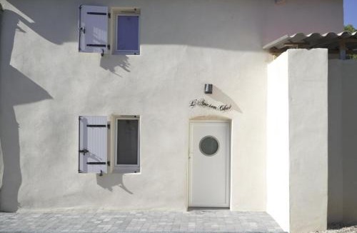 Laroque House | LAncien Chai