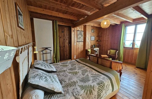 Aillas Bed & Breakfast | Landes" guest room with private Nordic bath