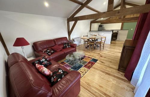 Benquet House | Larchet