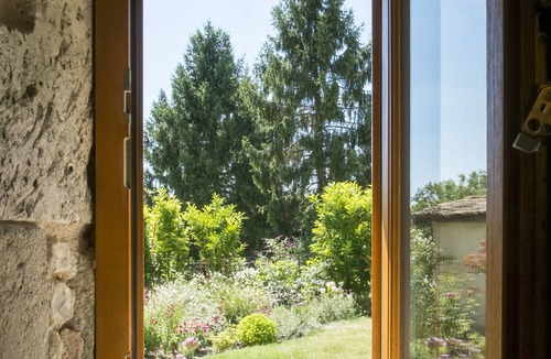 Brossac Cottage | Large 3* cottage for 10 with large shared pool and fantastic views