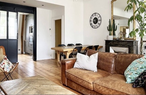 Dufau-Tourasse Apartment | Large apartment in an 18th century English villa
