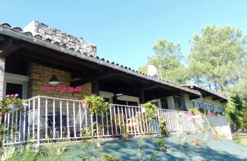 Brignac-la-Plaine House | Large campane house