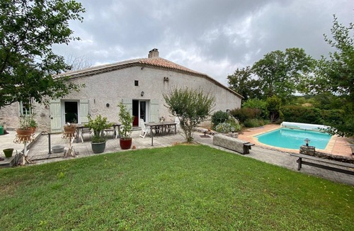 Monestier House | Large, comfortable country house with swimming pool near Les Vigiers golf course