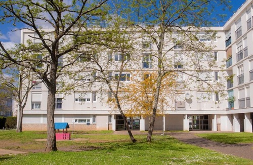 Cenon Apartment | Large cosy cocoon - downtown on foot