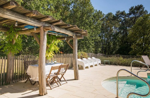 Issac House | Large country house with private pool