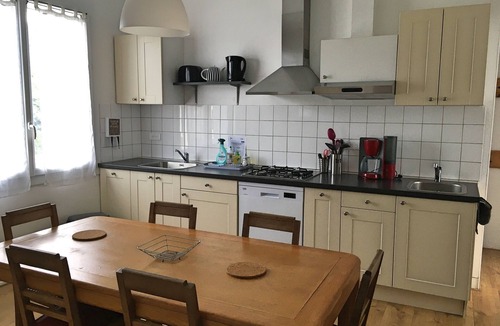 Saint-Palais-sur-Mer Cottage | Large family apartment with private garden, 100 m from the sea