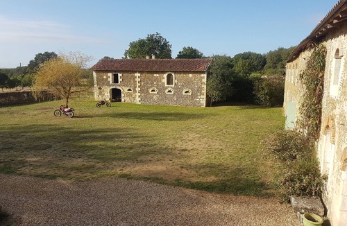 Cheneche House | Large gite - pool - quiet. weekly WE rental - near FUTUROSCOPE