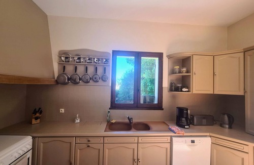 Lalinde House | Large gite with tennis court and swimming pool