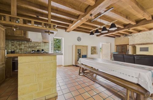 La Chapelle-Aubareil Ski Chalet | Large house for 15 with pool and tennis court