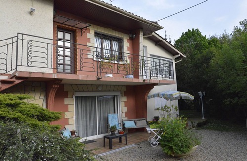 Ambares-et-Lagrave Apartment | Large independent studio near Bordeaux