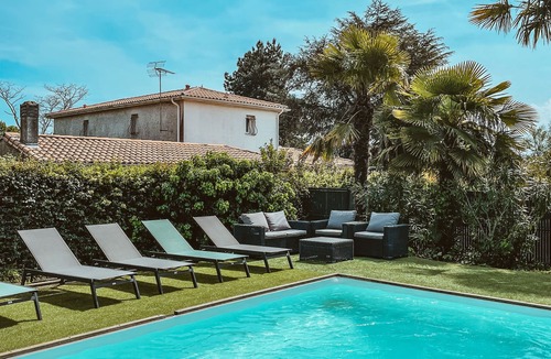 Gauriac House | Large, peaceful family home with saltwater pool and verdant grounds