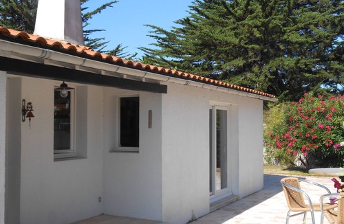 Les Portes-en-Re House | Large rear garden