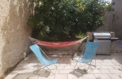 Dompierre-sur-Mer House | Large refurbished house in central village location