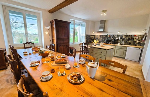 Touvre House | Large Riverfront Getaway Home