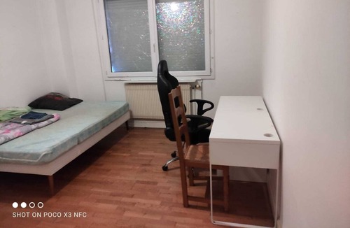 Talence Bed & Breakfast | Large room in a shared flat near Bordeaux-centre (Talence) and universities