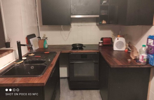 Talence Bed & Breakfast | Large room in a shared flat near Bordeaux-centre (Talence) and universities