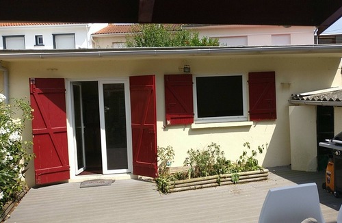 Talence Bed & Breakfast | Large room in a shared flat near Bordeaux-centre (Talence) and universities