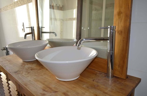 Chef-Boutonne Bed & Breakfast | Large room of more than 30m2 for 4 to 5 people