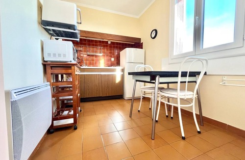 Greoux-les-Bains Apartment | Large studio - magnificent unobstructed view - ideal for curists or holidaymakers