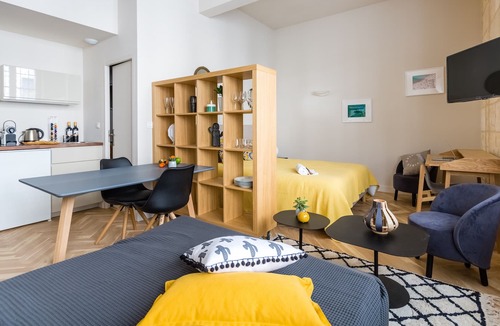 Hotel de Ville - Quinconces Apartment | Large Studio place Quinconces