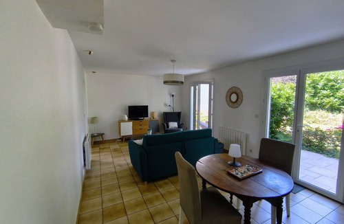 Eysines Apartment | Large T2 apartment with garden 5 minutes from the racecourse