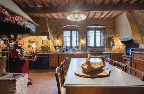 Carmignano Villa | Large villa for 14 to rent near Florence