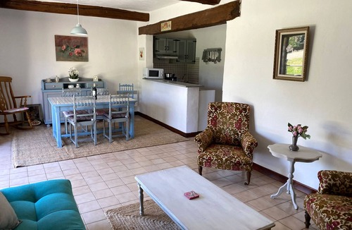 Berbiguieres House | Laugerie Basse Gites, 4 Gites in a Barn Conversion with beautiful heated pool