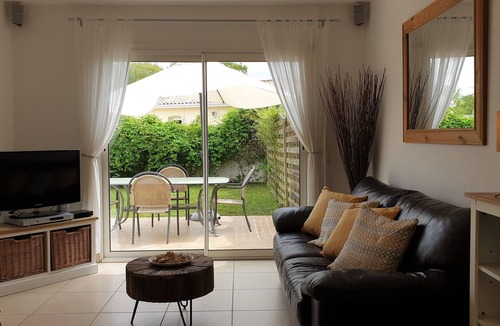 Etaules House | Lavender House has 2 bedrooms sleeping 4 people.