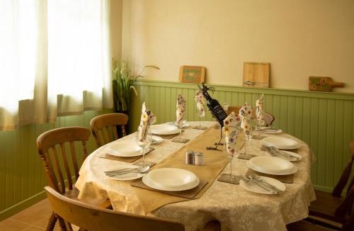 Chavanac House | Le Balcon Bleu, gîte located in Millevaches National Park