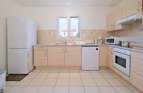 Savignac-les-Eglises House | Le Barradis – Single-storey house with air conditioning and shared pool in Savignac-les-Églises