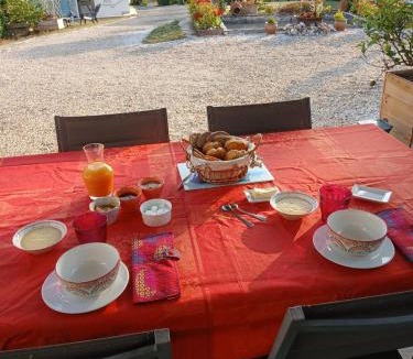 Saint-Aulaye-Puymangou Bed & Breakfast | le bois du mas