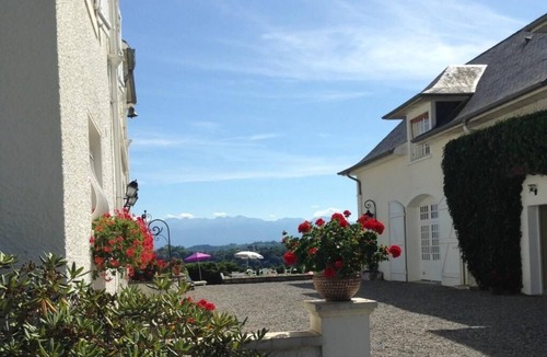 Jurancon House | Le Chai – 3 Cham­bres