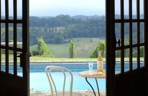 Jurancon House | Le Chai – 3 Cham­bres