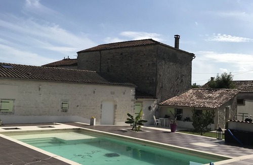 Gensac-la-Pallue House | Le Chai" 3 stars