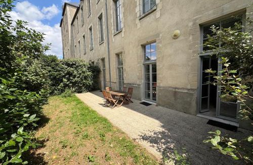 Poitiers Apartment | Le Clos - Centre ville - Jardin - Parking privé