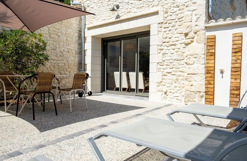 Breuillet House | Le Clos de la Grange air-conditioned renovated building near beaches