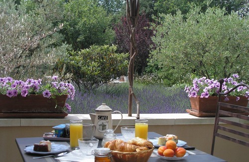 Lacoste Bed & Breakfast | Le Clos des Lavandes-Double Provence-Terrasse-Lacoste Luberon Provence