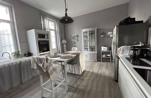 Civrac-en-Medoc House | le Clos Girona Grande Maison de Charme Entre mer et Estuaire et son Bain Orientl