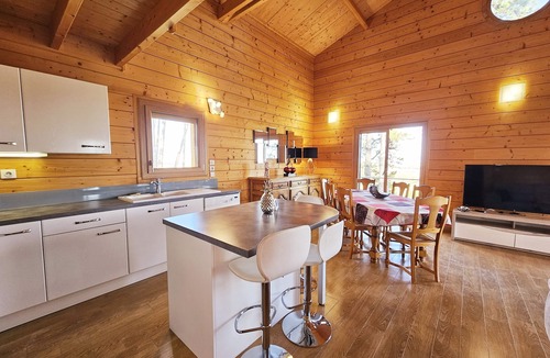 Bonneuil Ski Chalet | Le cottage des pins chalet on the vineyards
