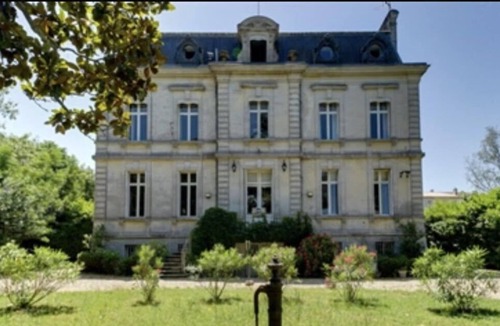 Saint-Medard-de-Guizieres House | Le Grand Manoir d'Aleksandr