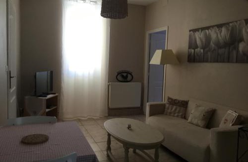 Pessac-sur-Dordogne Apartment | le gite de la CURE