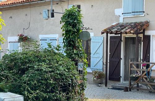 Romagne Bed & Breakfast | Le Jardin de Rose 24 FEUILLEBERT Romagne 86700